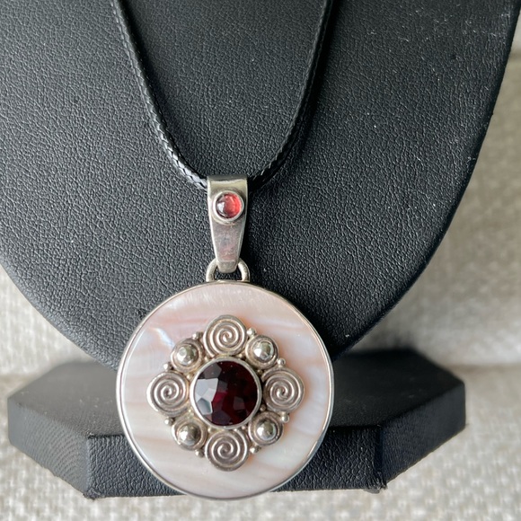 Jewelry - Pink MOP and red garnet necklace